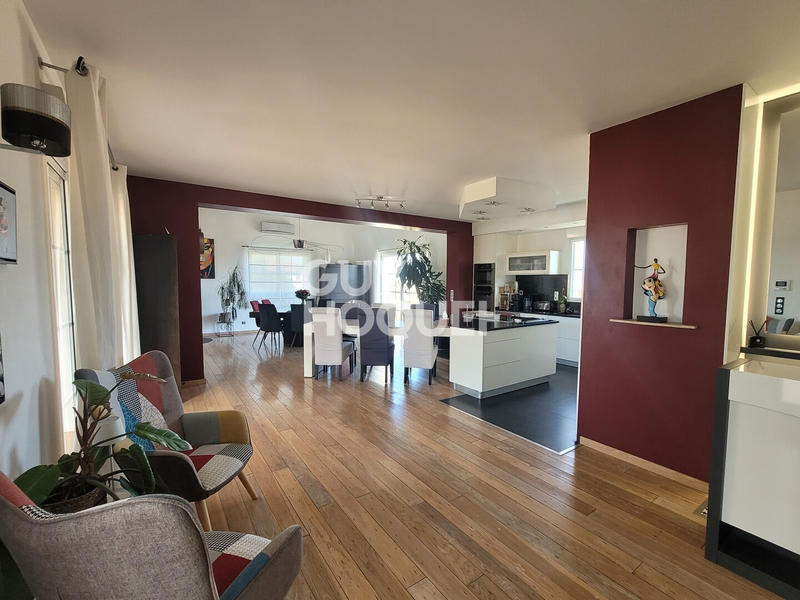 Villa - 258 m² - 8 pièces