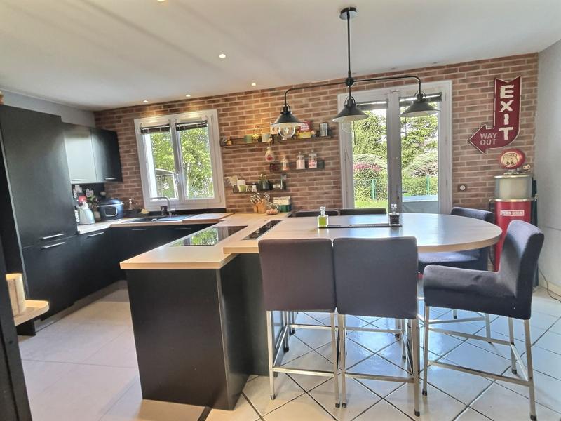 Maison - 140 m² - 8 pièces