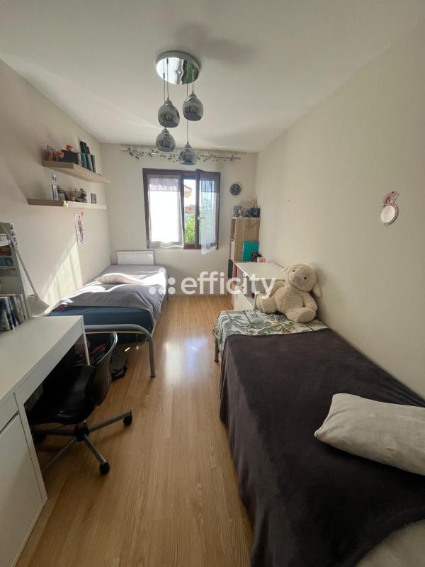 Pavillon - 90 m² - 4 pièces