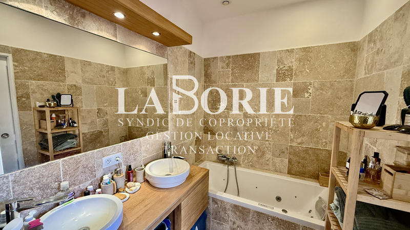 Appartement - 98 m² - 2 pièces