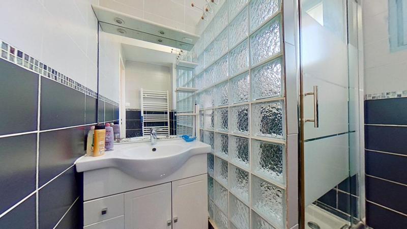 Appartement - 79 m² - 5 pièces