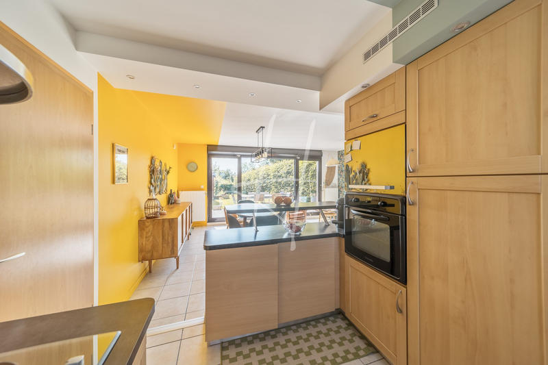 Maison - 96 m² - 5 pièces