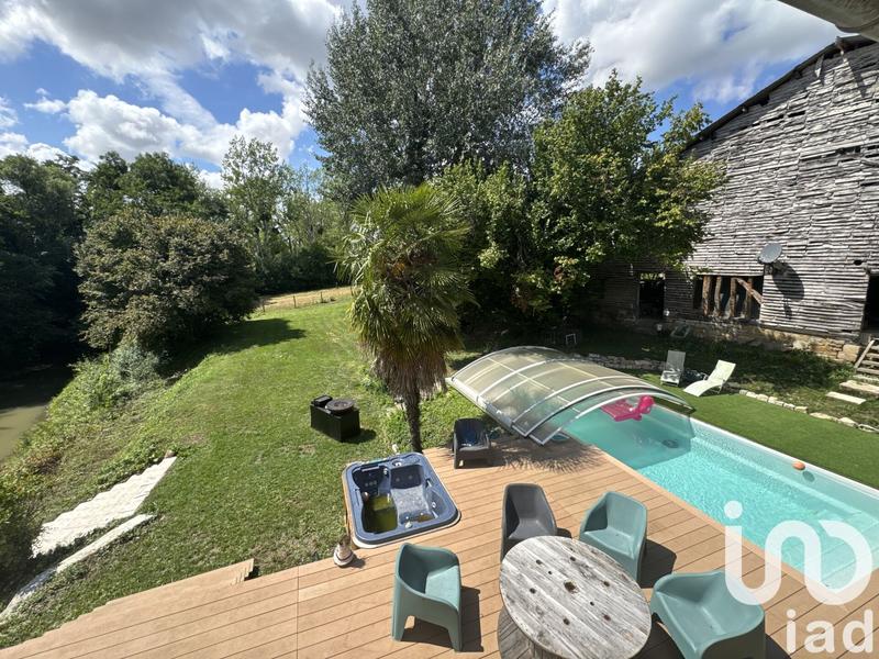 Maison - 455 m² - 13 pièces