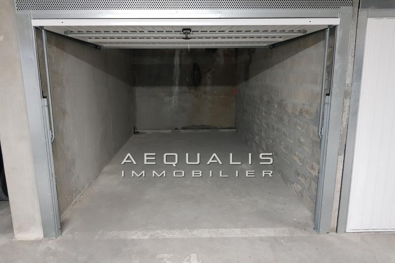 Parking / Garage - 12 m²