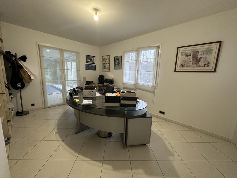 Maison - 383 m² - 8 pièces