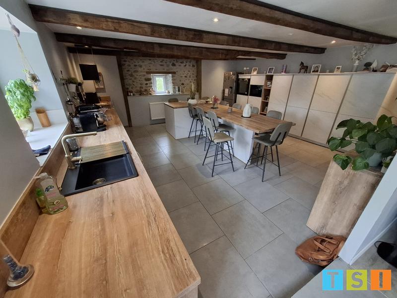 Maison - 264 m² - 8 pièces