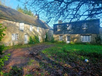 Maison - 265 m² - 11 pièces