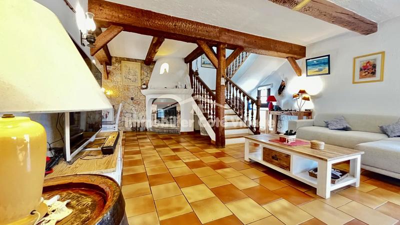 Propriété - 208 m² - 8 pièces