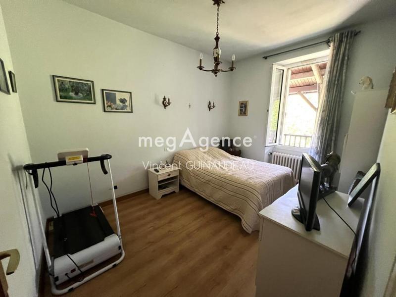 Maison - 174 m² - 9 pièces