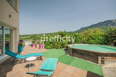 Maison - 169 m² - 6 pièces