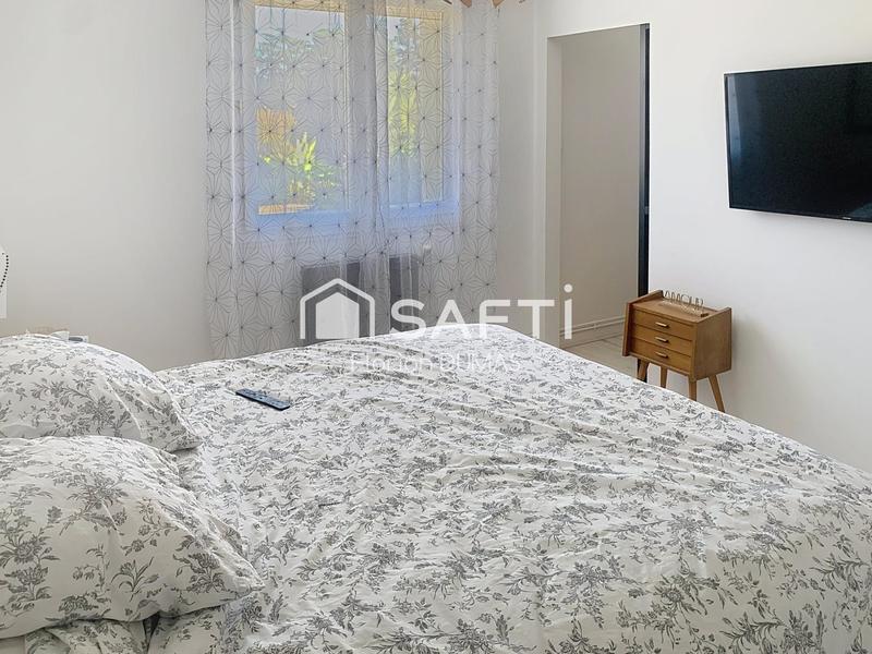 Maison - 180 m² - 8 pièces