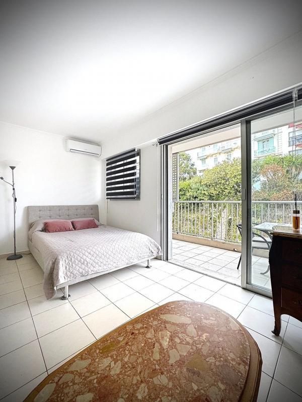 Studio - 25 m² - 1 pièce