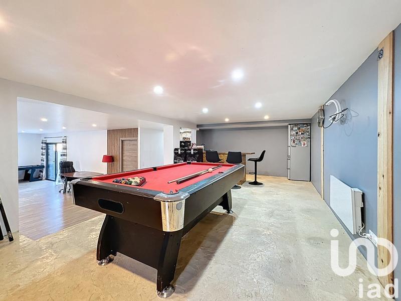 Maison - 222 m² - 8 pièces