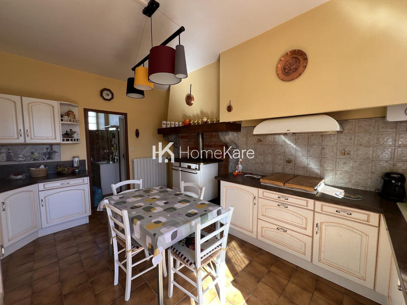 Maison - 200 m² - 10 pièces