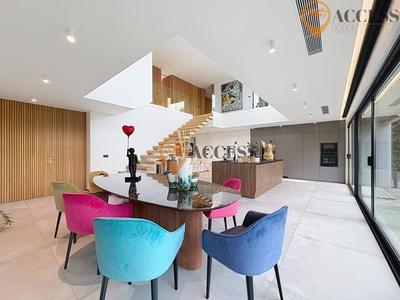 Maison - 177 m² - 7 pièces