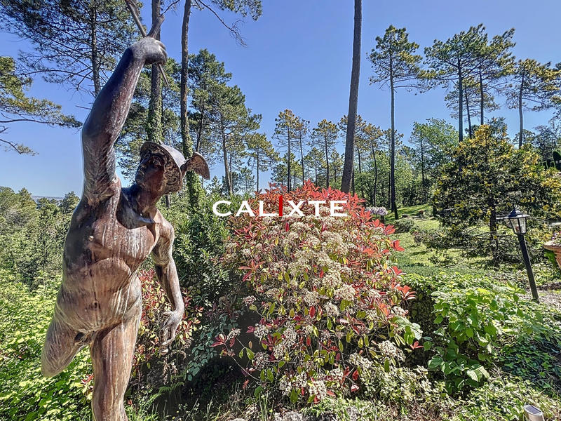 Villa - 260 m² - 5 pièces