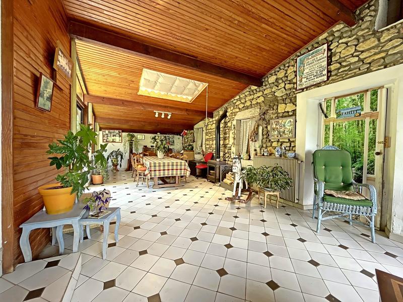Maison ancienne - 221 m² - 8 pièces