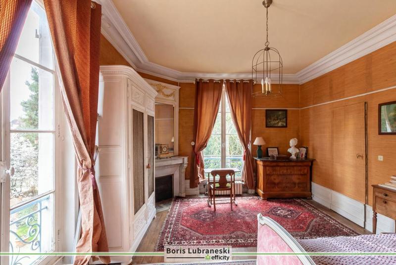 Hôtel particulier - 1 200 m² - 20 pièces