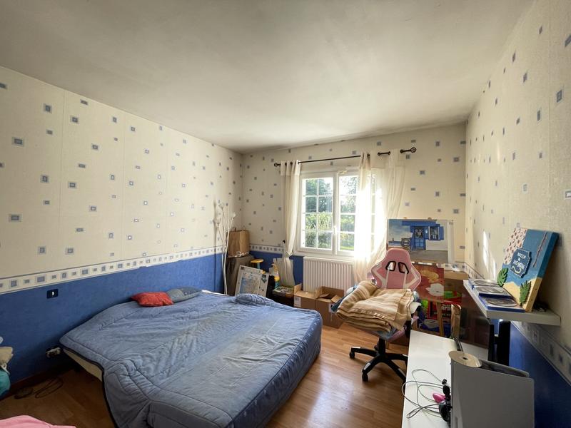 Maison traditionnelle - 220 m² - 7 pièces