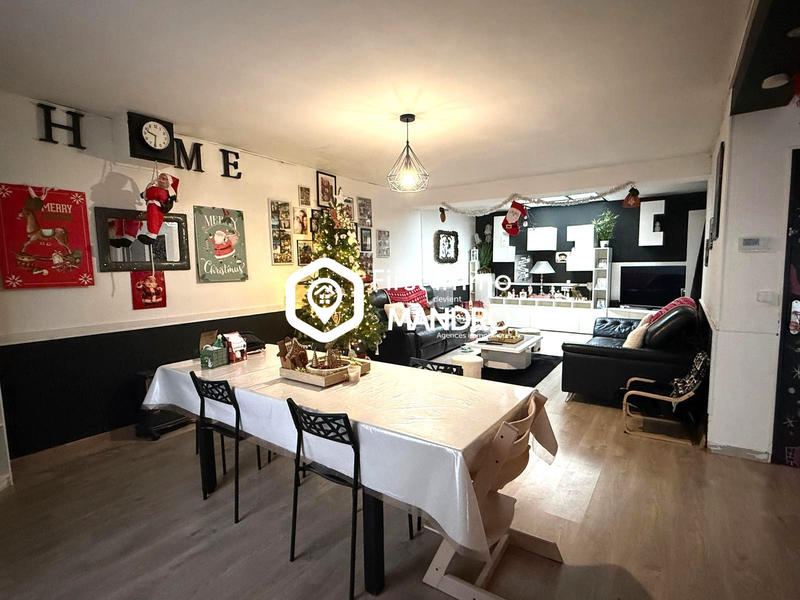 Maison - 166 m² - 8 pièces