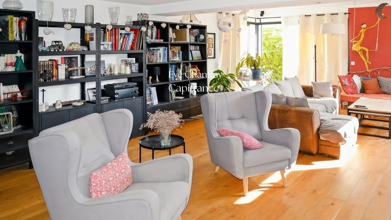 Maison - 215 m² - 10 pièces