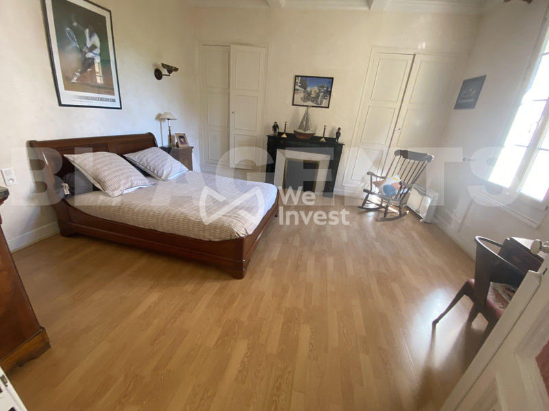 Maison - 273 m² - 8 pièces