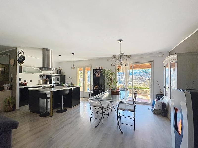 Maison - 110 m² - 4 pièces