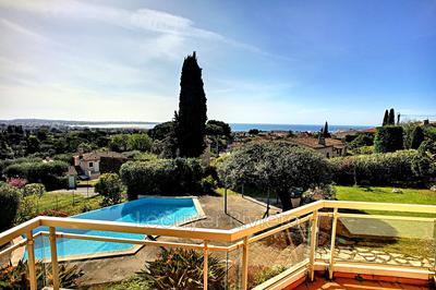 Maison contemporaine - 184 m² - 6 pièces