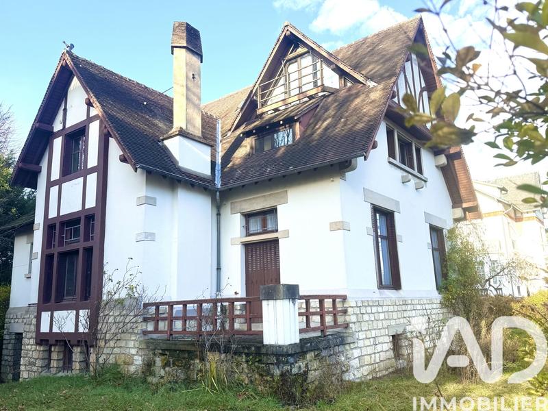 Maison - 266 m² - 11 pièces