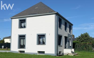 Pavillon - 215 m² - 8 pièces