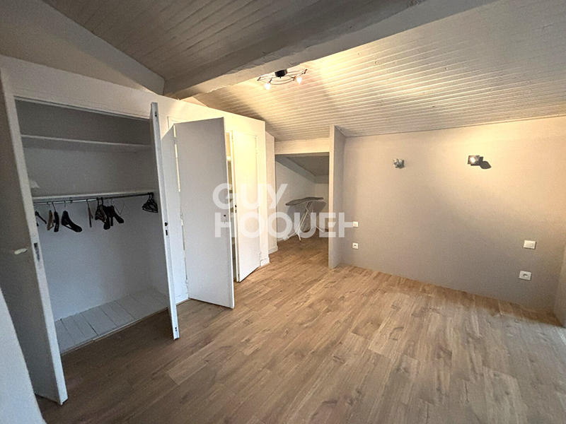 Maison - 204 m² - 6 pièces