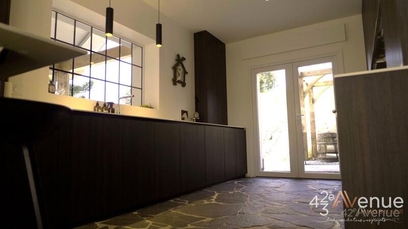 Maison - 250 m² - 6 pièces