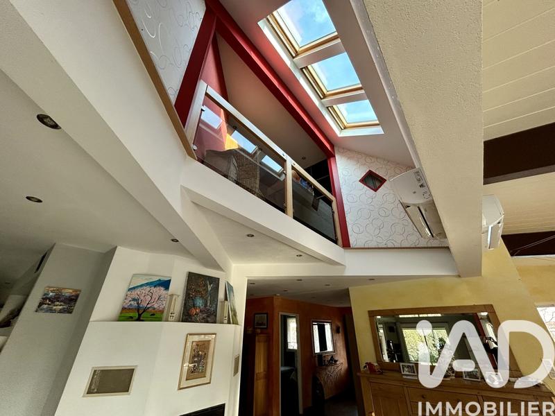 Maison - 240 m² - 8 pièces