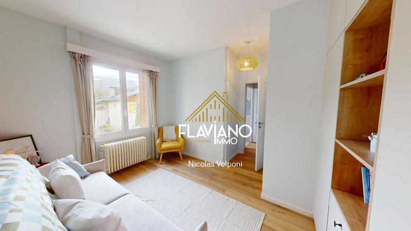 Appartement - 108 m² - 4 pièces