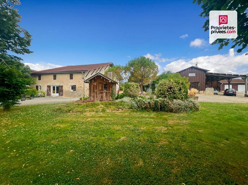 Maison - 372 m² - 11 pièces