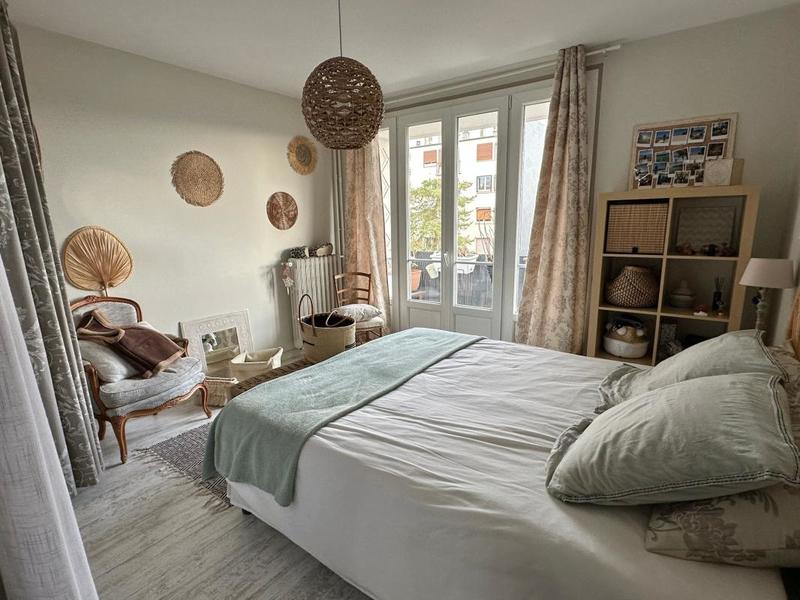 Appartement - 80 m² - 4 pièces