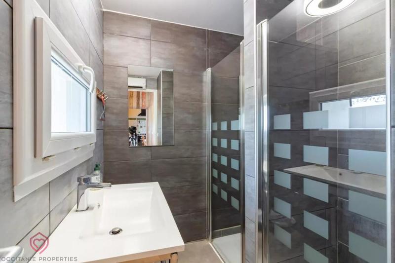 Propriété - 277 m² - 13 pièces