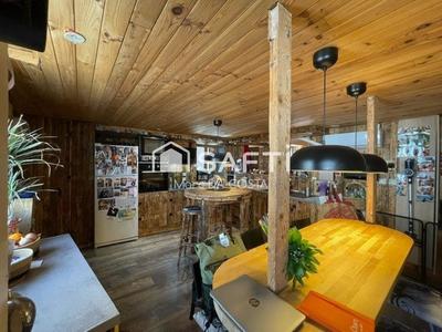 Maison - 225 m² - 10 pièces