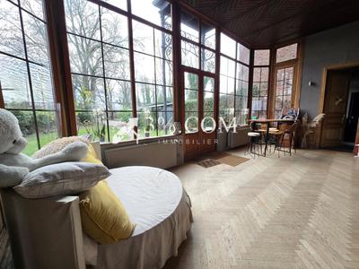 Propriété - 250 m² - 9 pièces