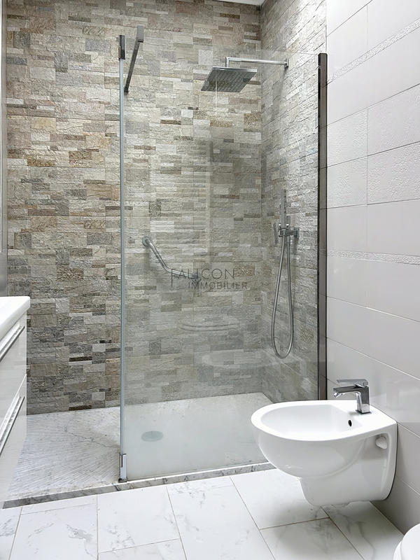 Villa - 320 m² - 8 pièces