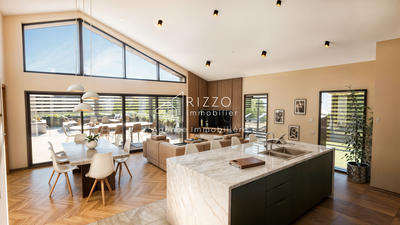 Appartement - 161 m² - 6 pièces