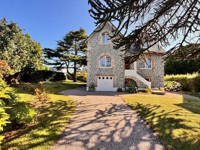 Maison - 149 m² - 5 pièces