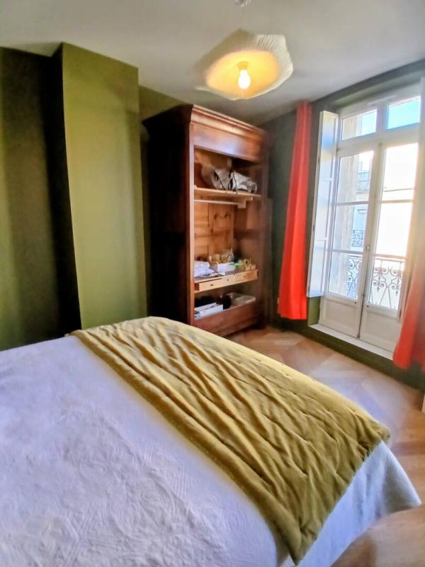 Maison - 350 m² - 9 pièces