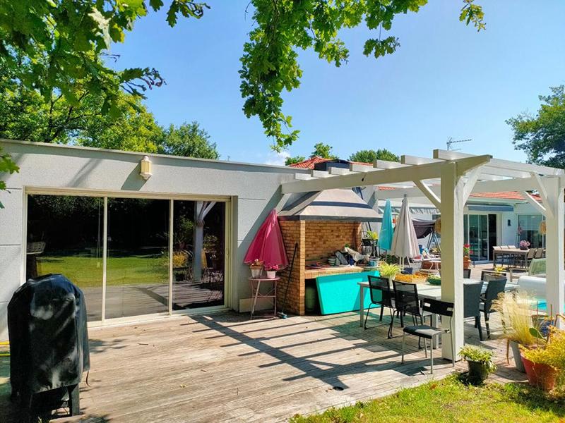 Maison - 208 m² - 8 pièces