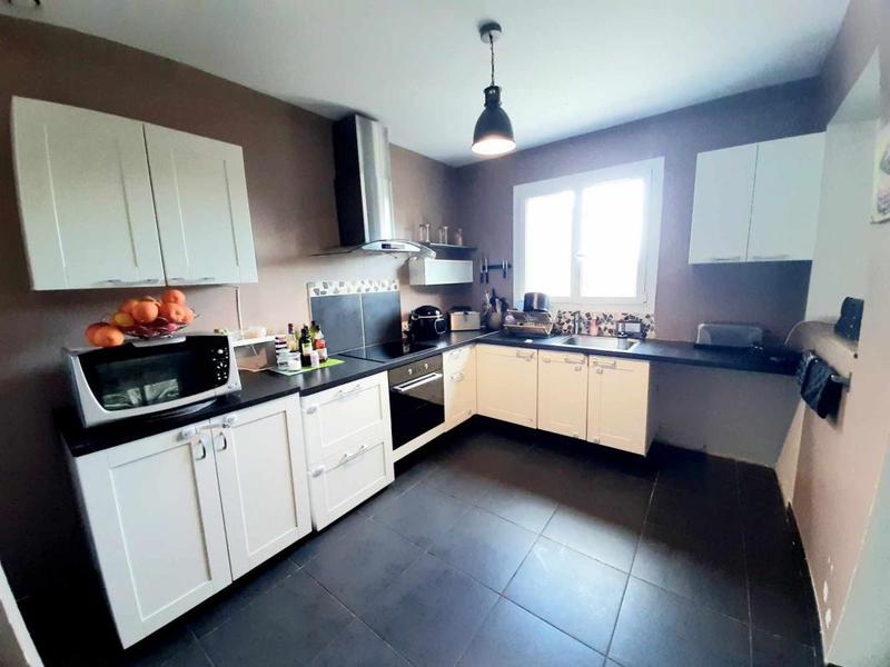 Maison - 90 m² - 4 pièces