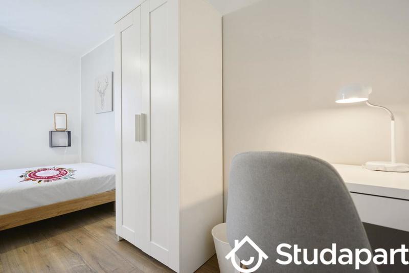 Chambre - 11 m² - 1 pièce