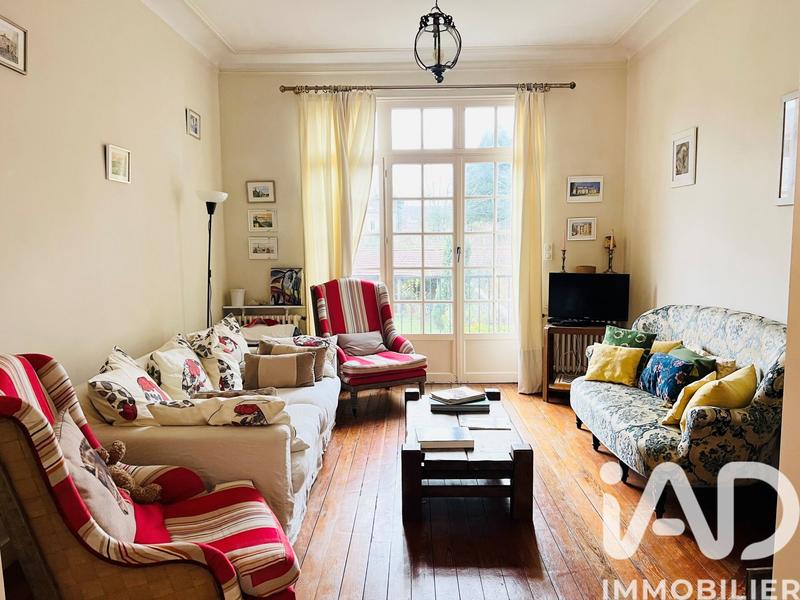 Maison de ville - 160 m² - 9 pièces