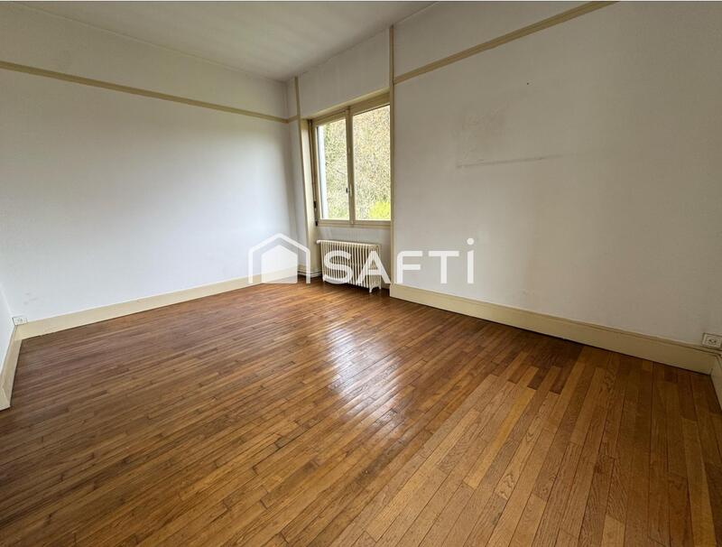 Maison - 298 m² - 11 pièces