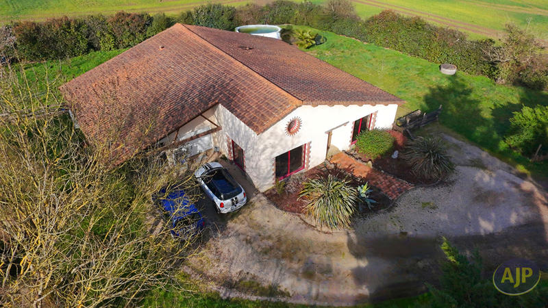 Maison - 170 m² - 7 pièces