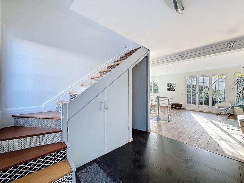 Maison - 228 m² - 7 pièces